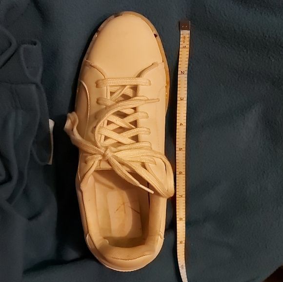 Stylish White Women's Sneakers with Speckled Sole - Picture 7 of 7